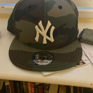 Snapback New Era camouflage Yankees cap